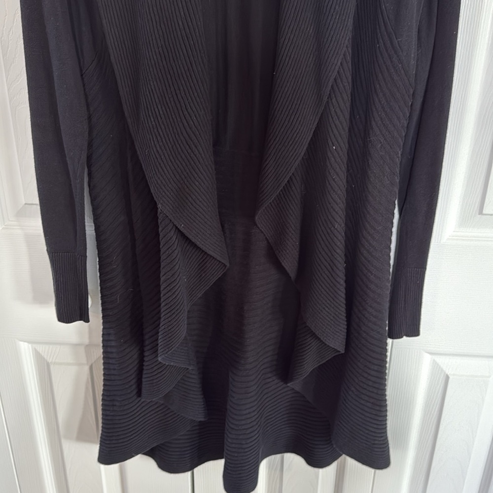 *LIKE NEW* White House Black Market Deep Black Open Cardigan w/ Drape Front - M - Picture 4 of 13